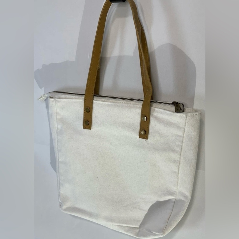 Cozy Earth NWT Cream Canvas Tote Bag Faux Leather Straps Stud Detail Medium - Picture 9 of 10